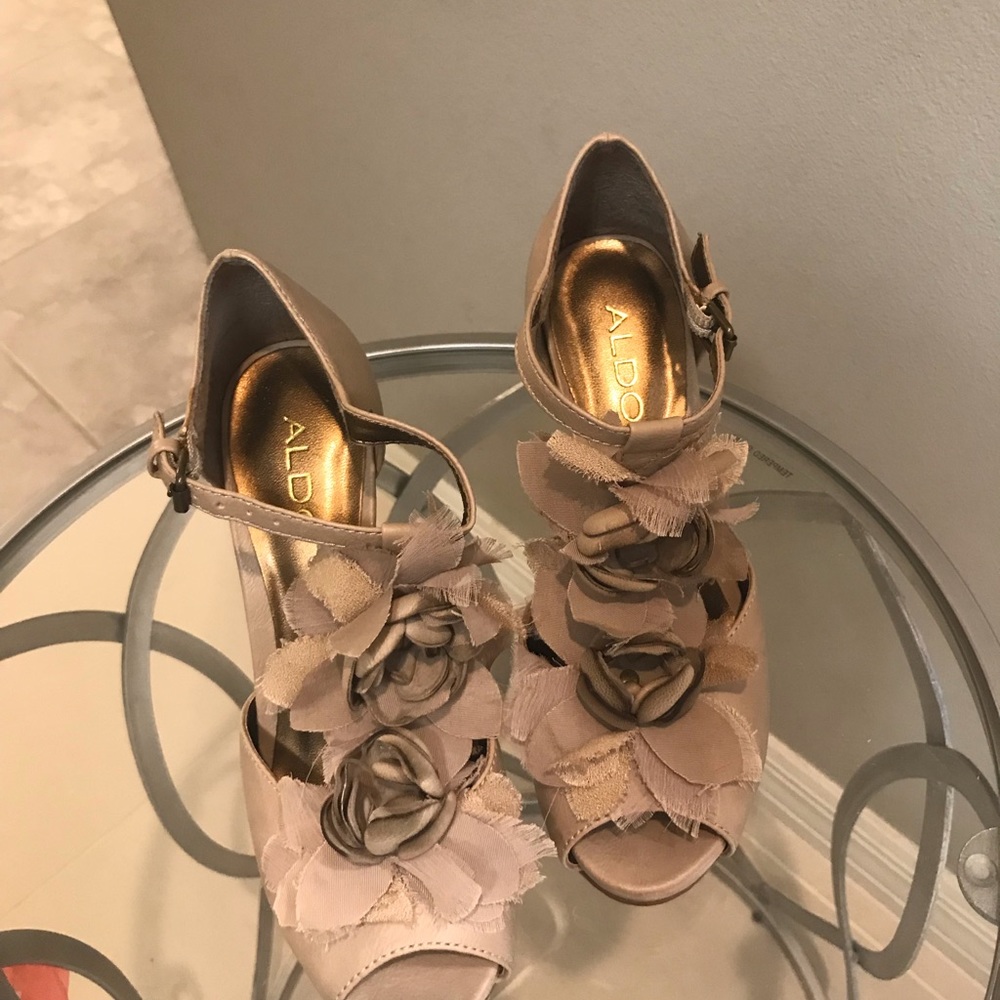 Aldo flower heels